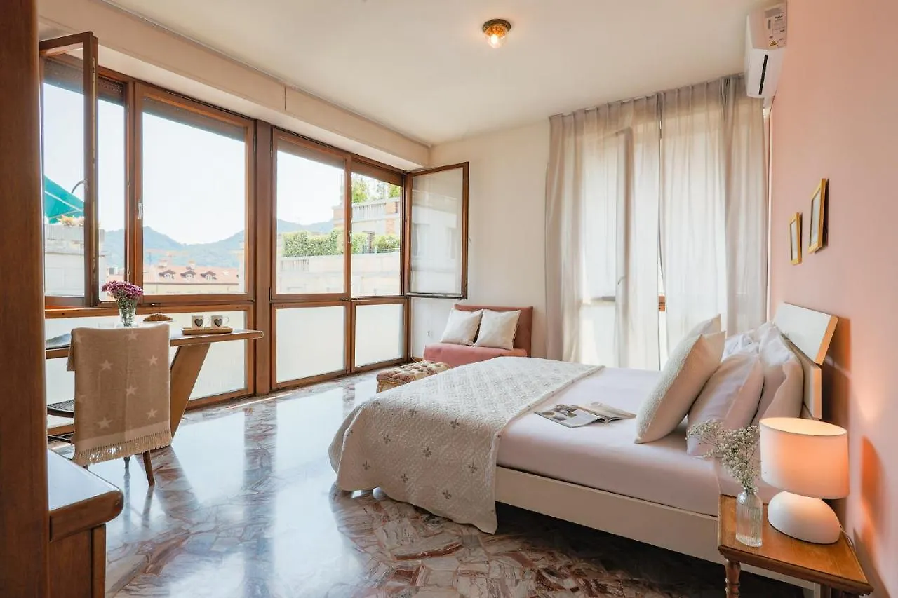 Piazza Cavour Lake View - By Myhomeincomo Holiday home Como