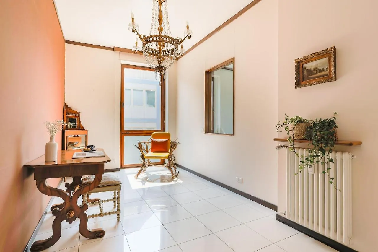 Holiday home Piazza Cavour Lake View - By Myhomeincomo