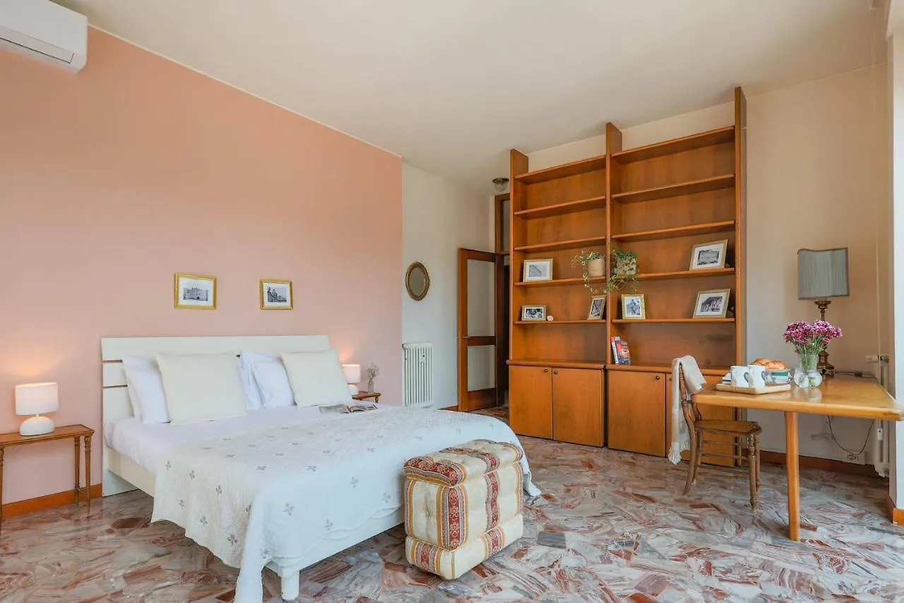 Holiday home Piazza Cavour Lake View - By Myhomeincomo